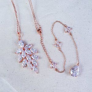 "Alicia" Rosegold Dangling Necklace: Great For Backless Tops